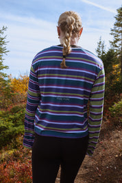 a Women wearing les Saisons STRIPES active Running longsleeve in the outdoors