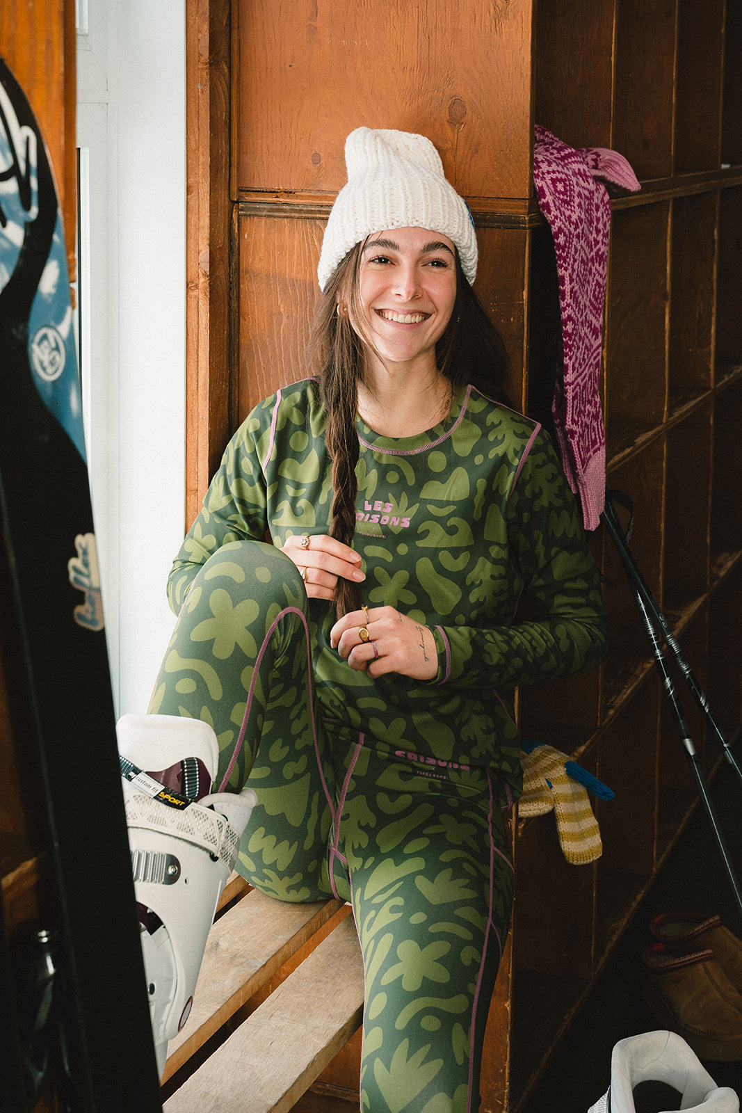girl sitting wearing the Les Saisons and Turbo Bambi base layer