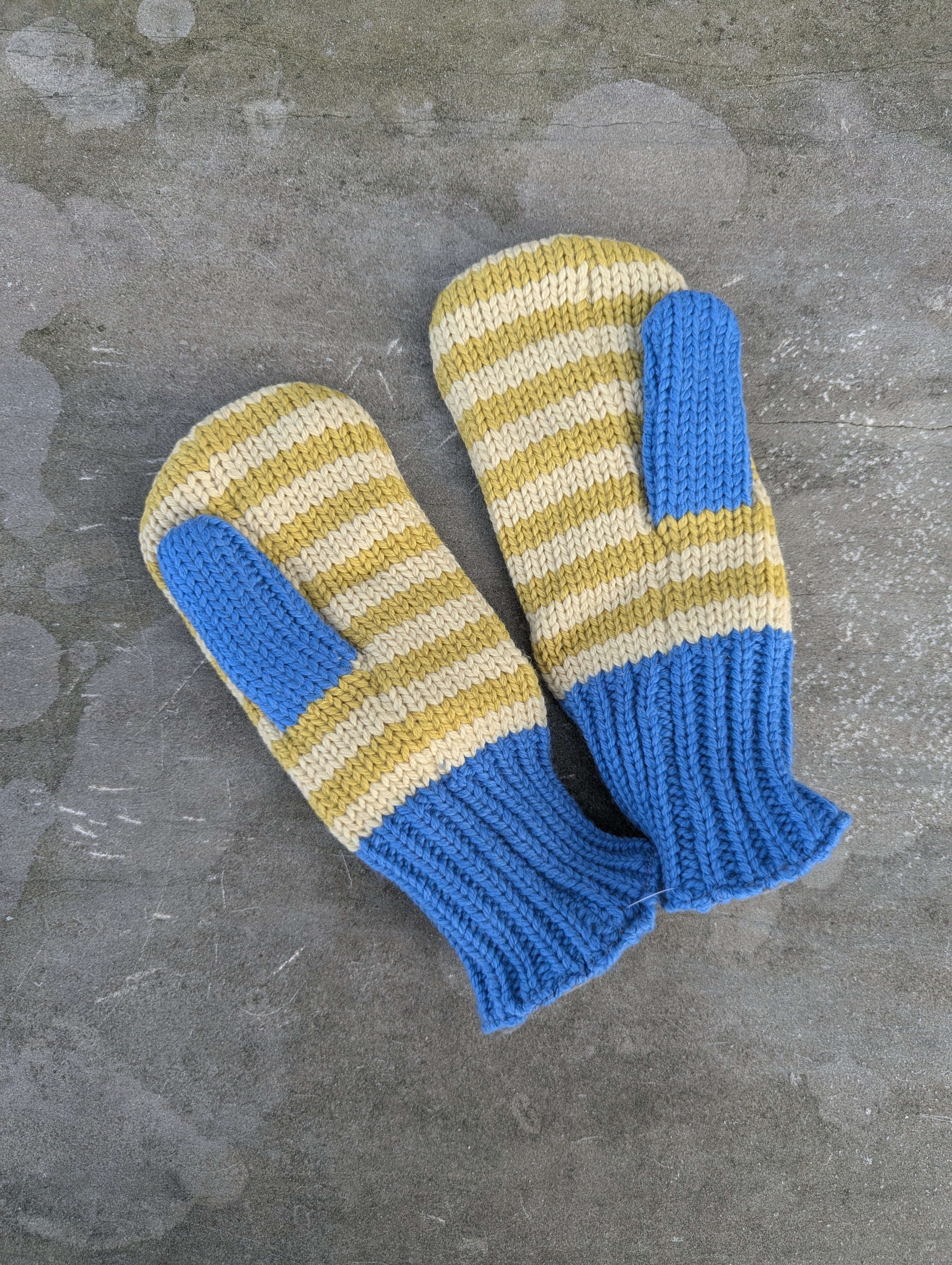Merino Mittens  | Made in Nepal
