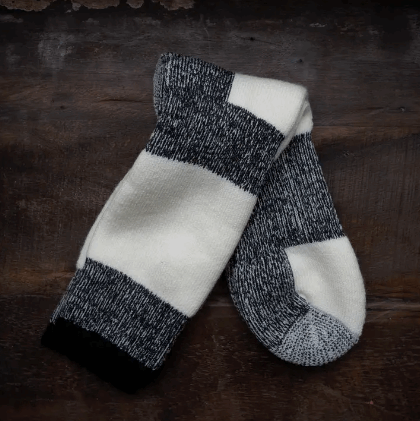 Thermal socks merino cold days outdoor neutral black and white colors Les Saisons
