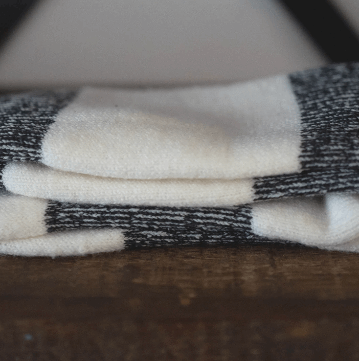 Thermal socks merino cold days outdoor neutral colors Les Saisons