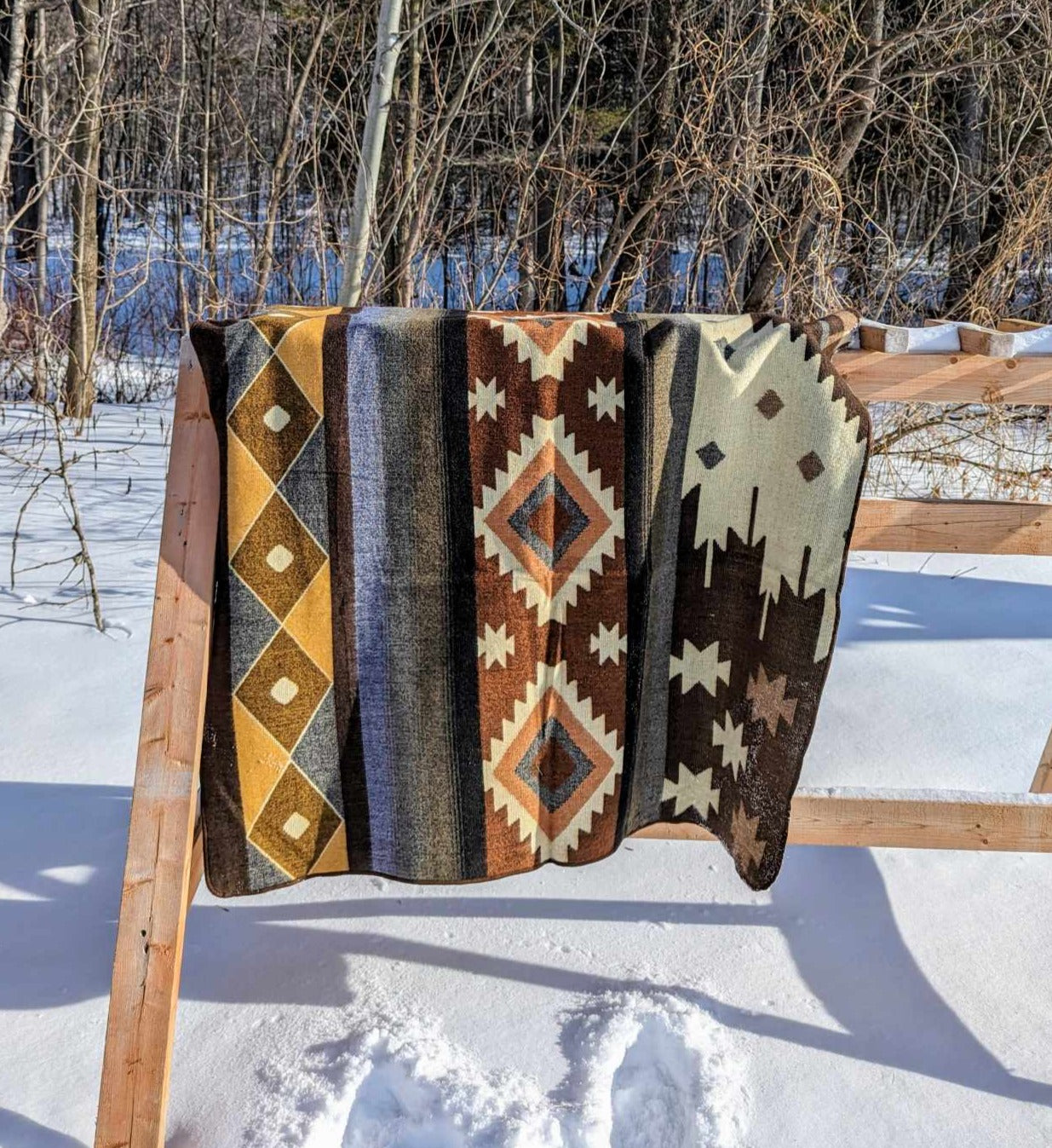 les saisons medium camping throw blanket made in Ecaudor boho colorful and soft