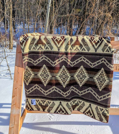 les saisons medium camping blanket made in Ecaudor boho colorful and soft brown throw